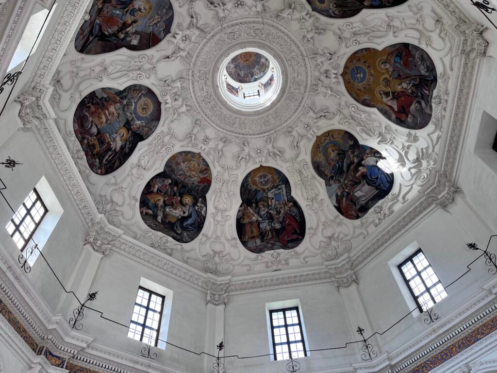 The Way of the Cross / Kreuzweg
薩比奧納修道院建築群（Säben Abbey）坐落於義大利南蒂羅爾的克勞（Klausen/Chiusa）上方